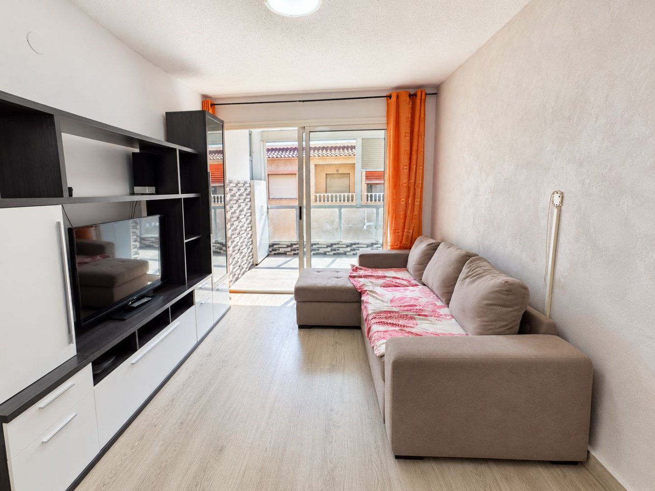 Apartamento en Torrevieja, Alicante, España 78 m2 No. 198747