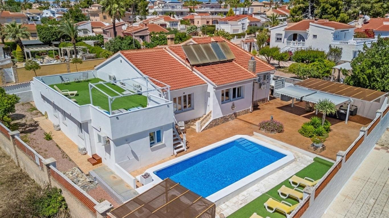 Villa en Ciudad Quesada, Alicante, España 6 dormitorios, 285 m2 No. 197211