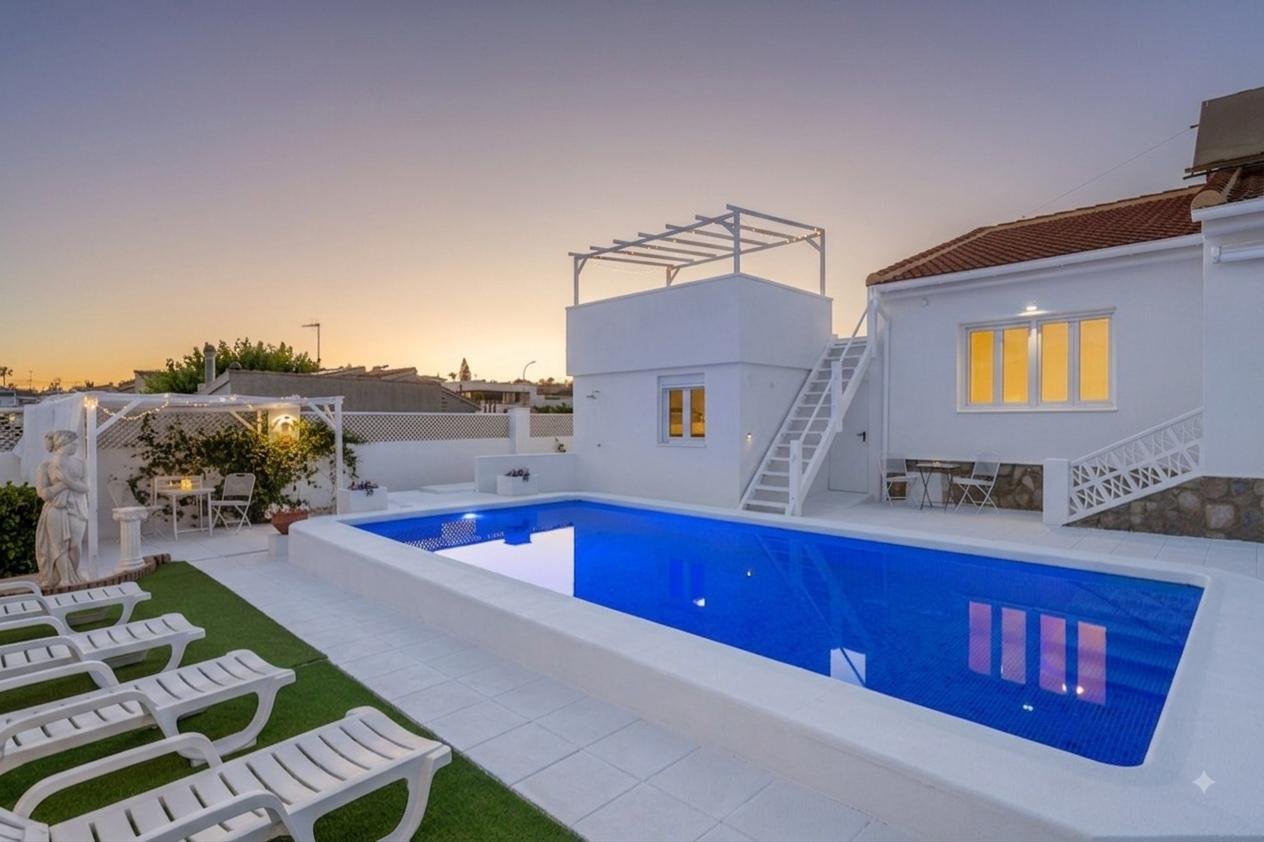 Villa en Ciudad Quesada, Alicante, España 6 dormitorios, 285 m2 No. 197211