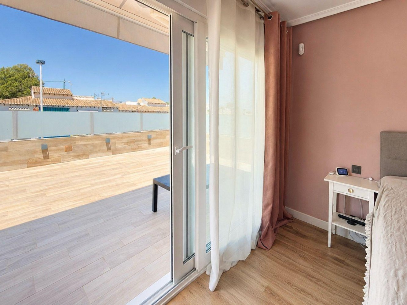 Hus i Los Balcones, Alicante, Spanien 5 sovrum, 240 kvm. Nr. 197035