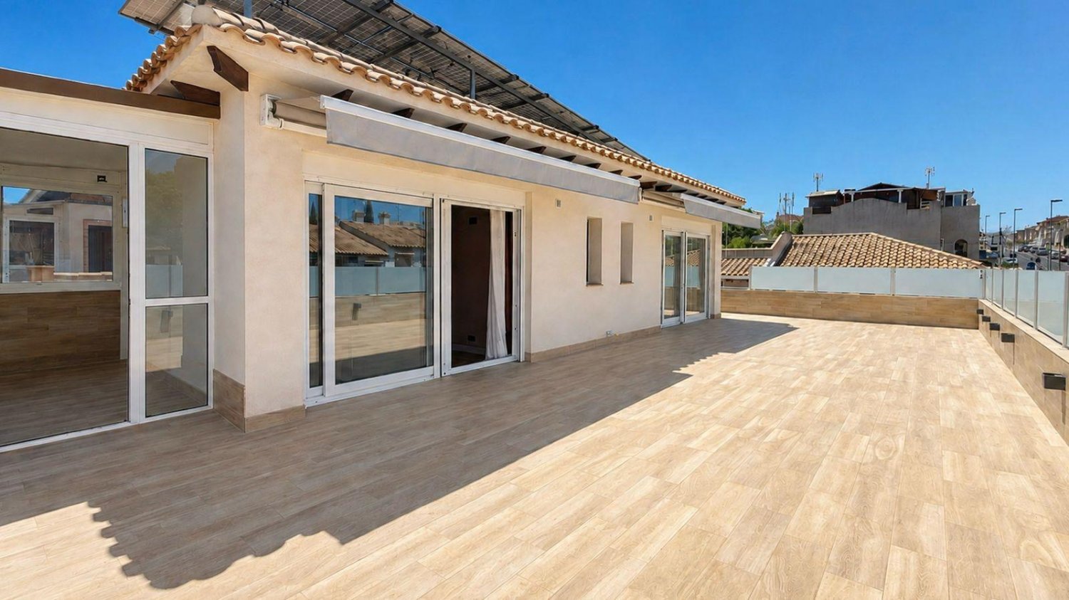 Hus i Los Balcones, Alicante, Spanien 5 sovrum, 240 kvm. Nr. 197035