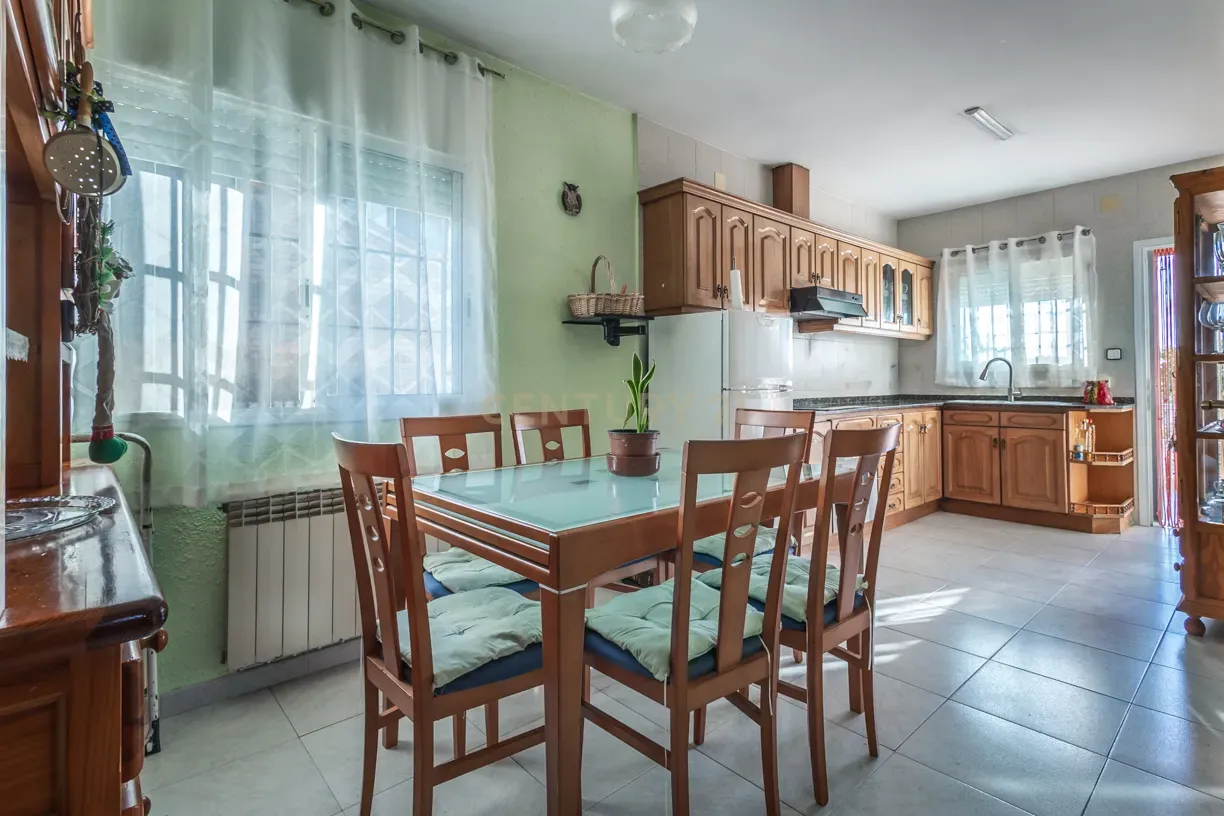 Casa a Viladecans, Barcelona, Spagna 5 camere da letto, 258 mq. N° 197526