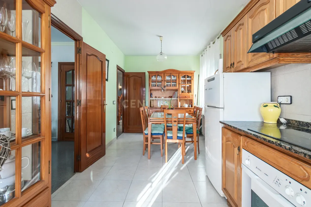 Casa a Viladecans, Barcelona, Spagna 5 camere da letto, 258 mq. N° 197526
