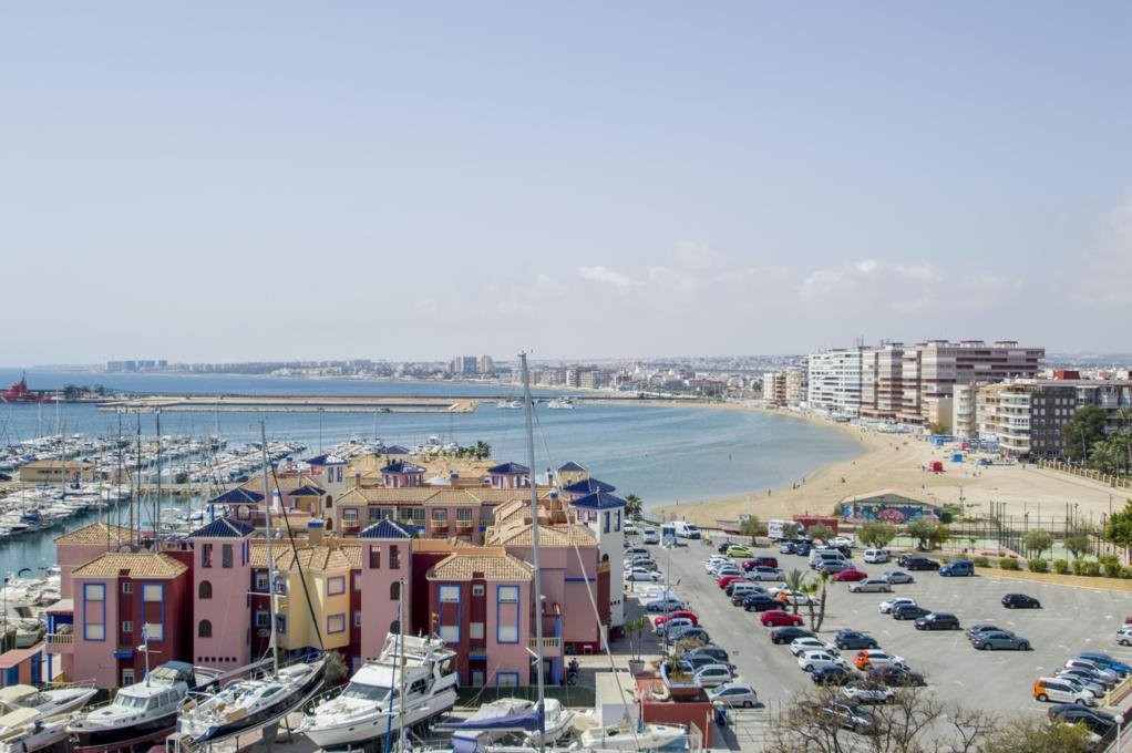 Apartment in Torrevieja, Alicante, Spain 3 bedrooms, 150 sq.m. No. 199337