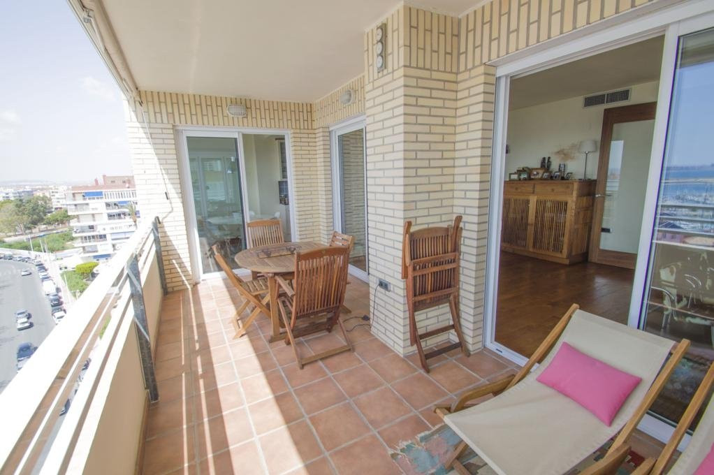 Apartment in Torrevieja, Alicante, Spain 3 bedrooms, 150 sq.m. No. 199337