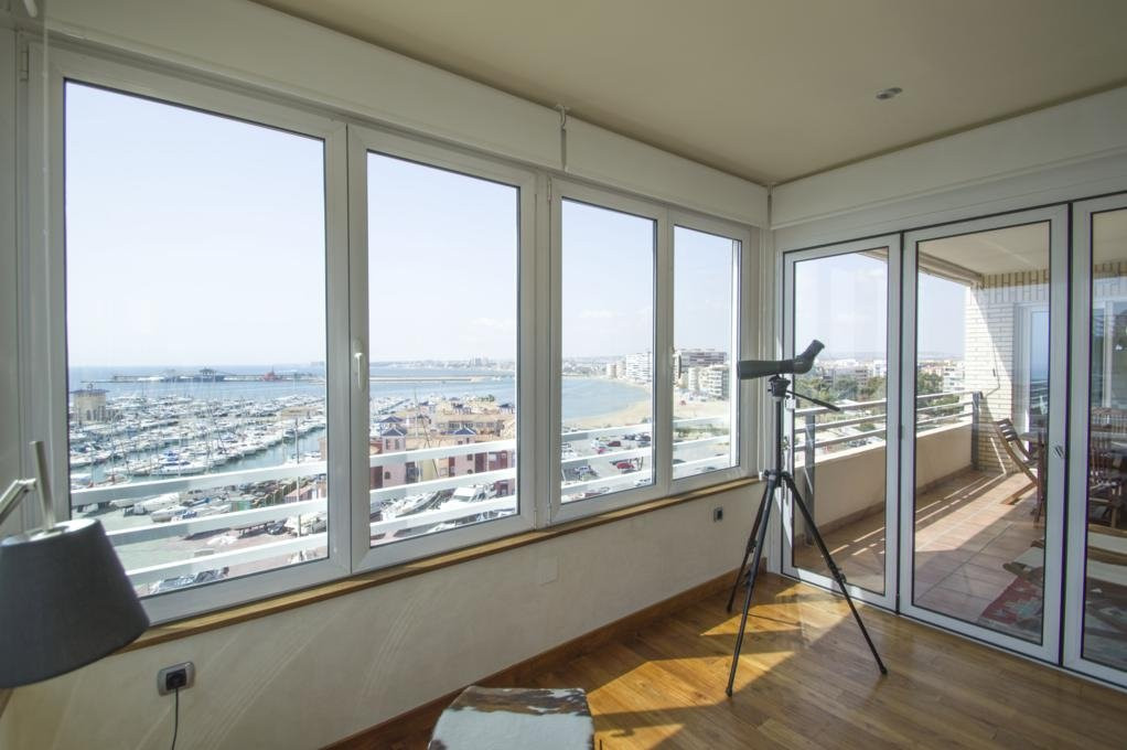 Apartment in Torrevieja, Alicante, Spain 3 bedrooms, 150 sq.m. No. 199337