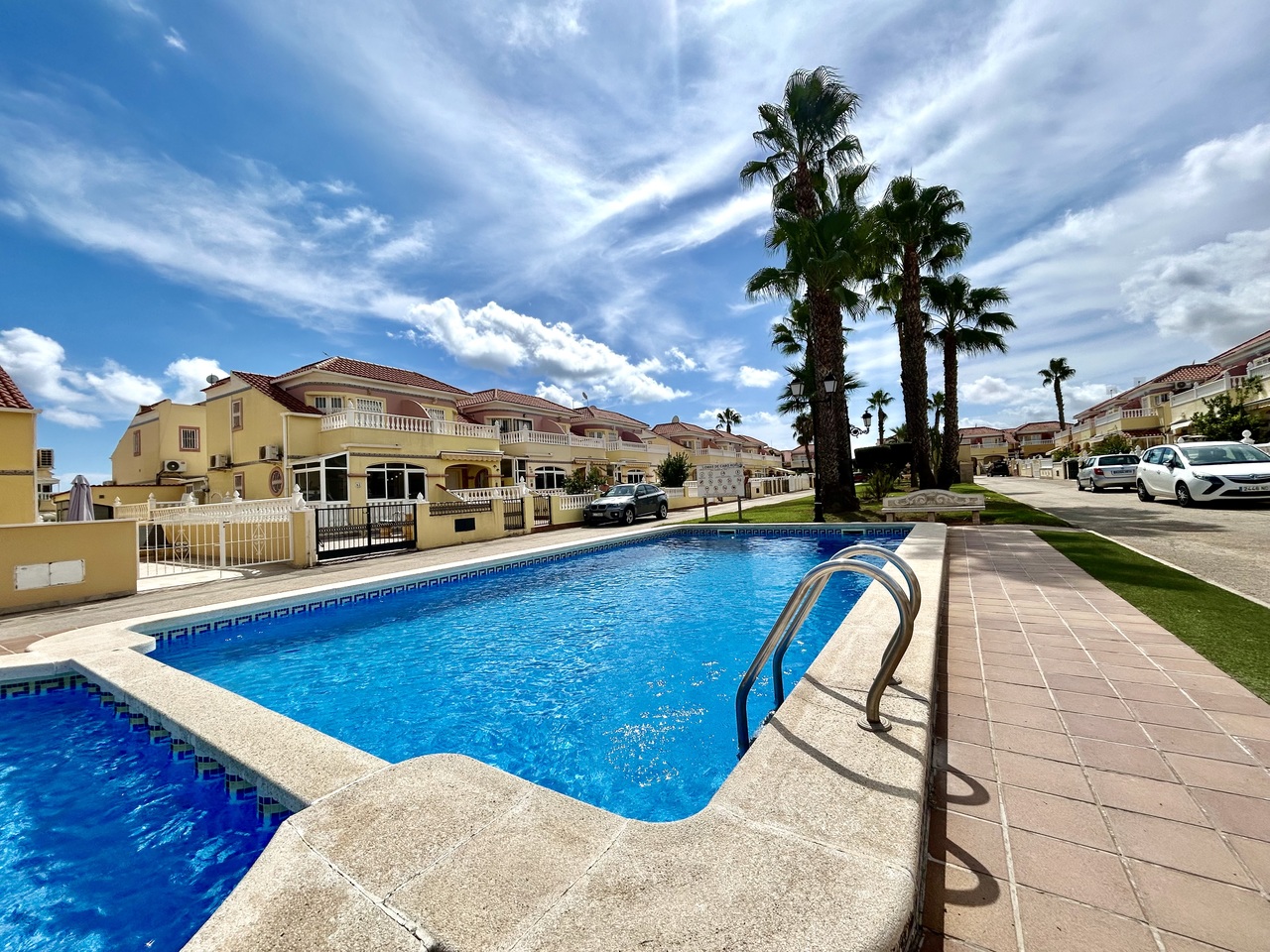 Dúplex en Cabo Roig, Alicante, España 3 dormitorios, 64 m2 No. 198826