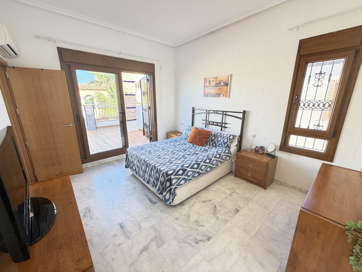 Villa a Lomas De La Juliana, Alicante, Spagna 4 camere da letto, 132 mq. N° 197426