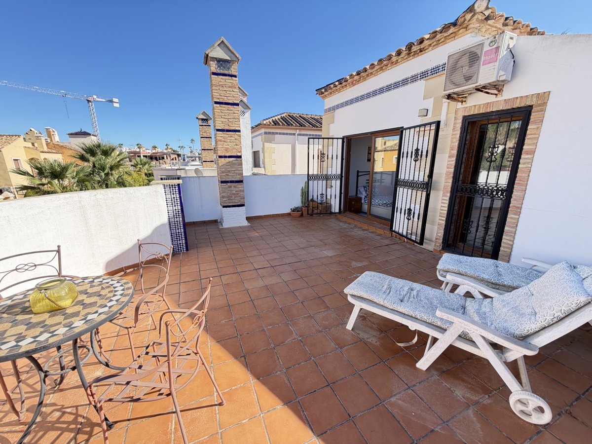 Villa a Lomas De La Juliana, Alicante, Spagna 4 camere da letto, 132 mq. N° 197426