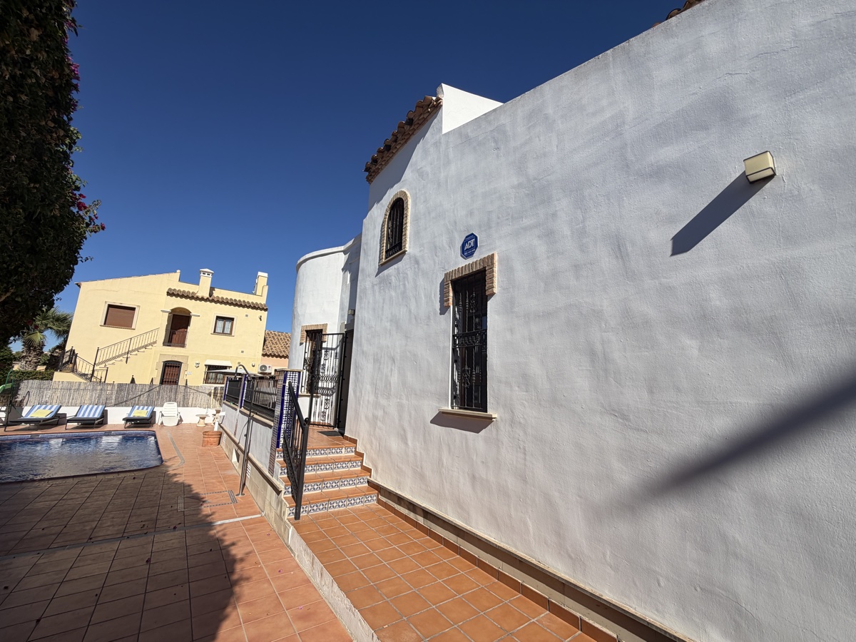 Villa a Lomas De La Juliana, Alicante, Spagna 4 camere da letto, 132 mq. N° 197426