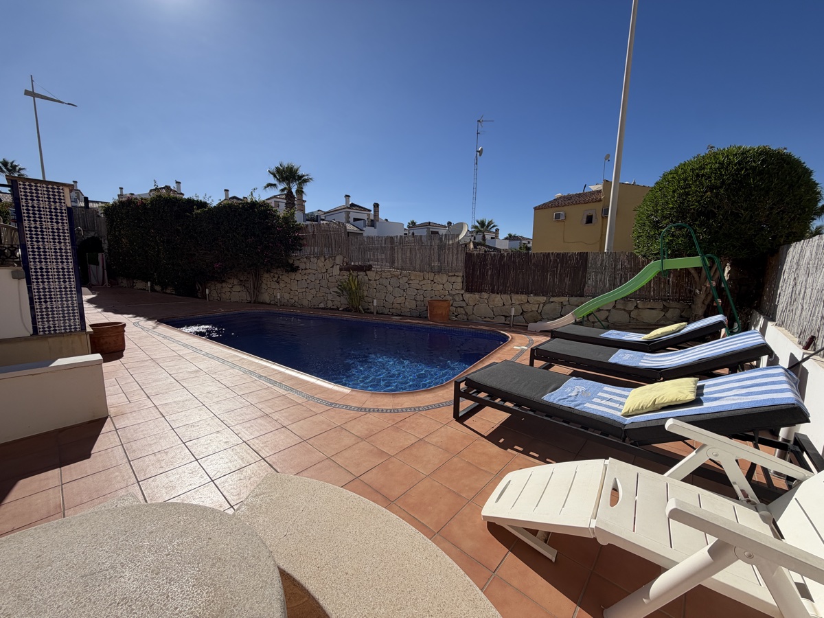 Villa a Lomas De La Juliana, Alicante, Spagna 4 camere da letto, 132 mq. N° 197426
