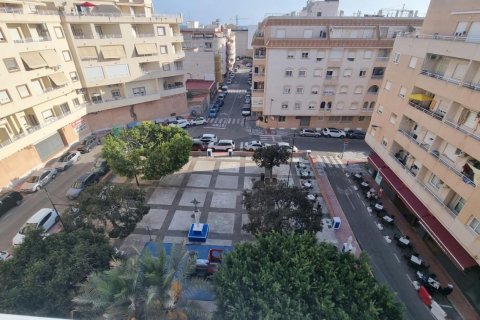 Apartment à Torrevieja, Alicante, Espagne 2 chambres, 65 m2 No. 198990