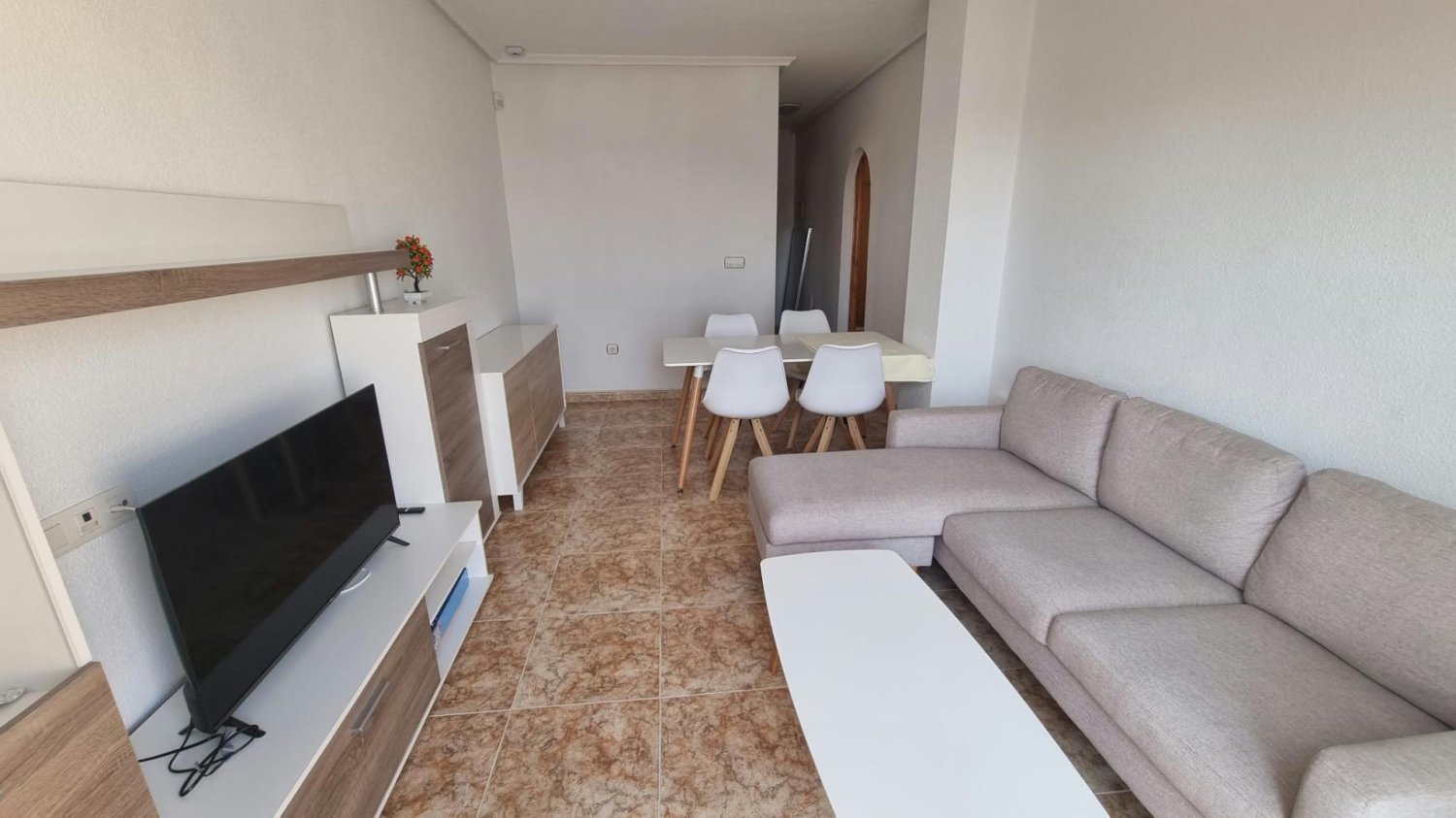 Apartamento en Torrevieja, Alicante, España 2 dormitorios, 65 m2 No. 198990