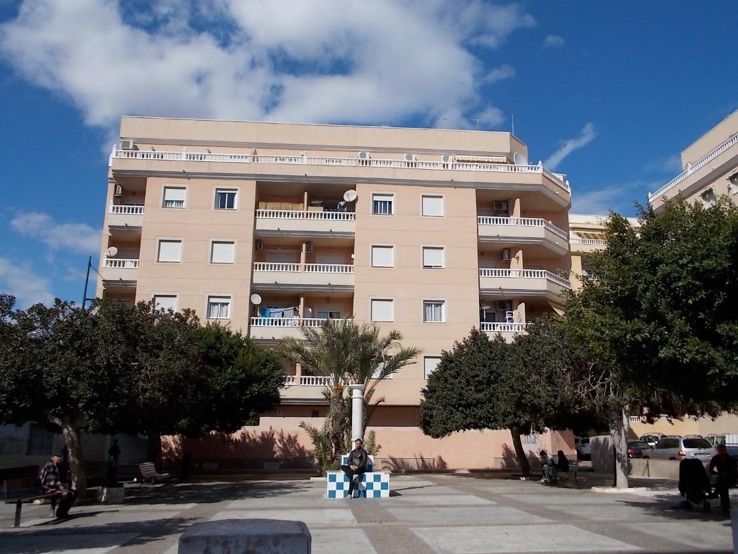 Apartamento en Torrevieja, Alicante, España 2 dormitorios, 65 m2 No. 198990