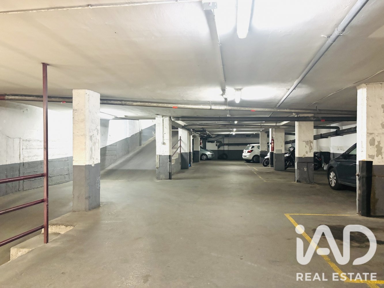 Parking à Barcelona, Espagne 13 m2 No. 198628