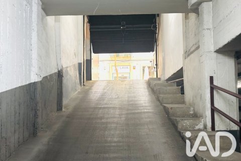 Parking à Barcelona, Espagne 13 m2 No. 198628