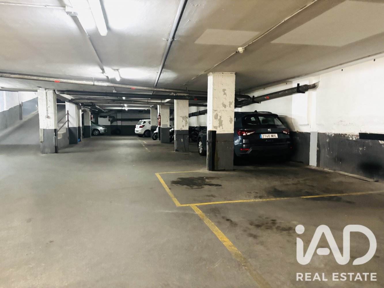Parking à Barcelona, Espagne 13 m2 No. 198628