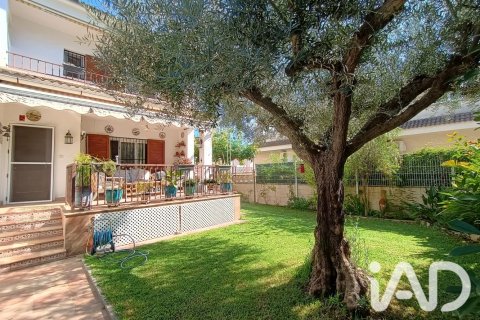 Townhouse in Calafell, Tarragona, Spain 4 bedrooms, 147 sq.m. No. 199591
