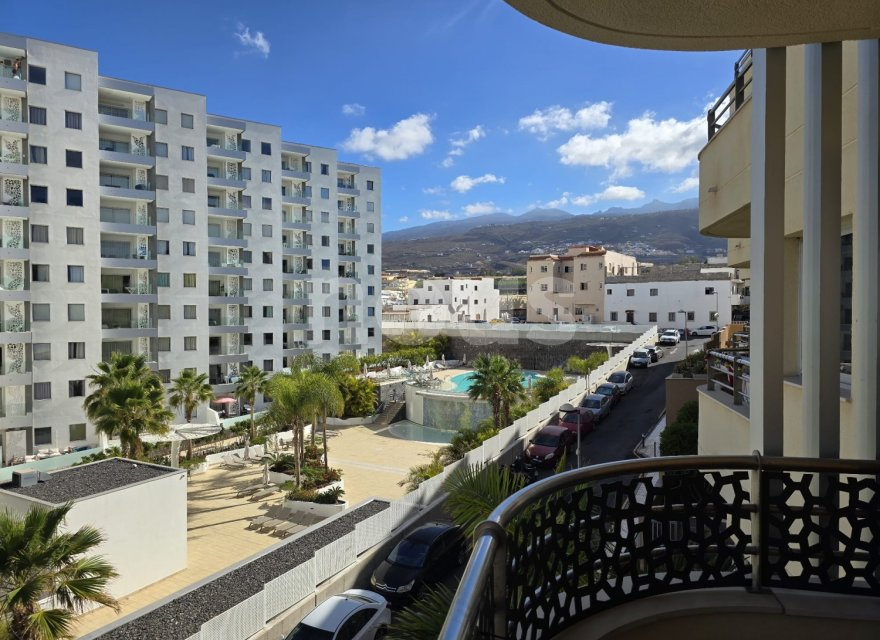 Apartamento en Playa Paraiso, Tenerife, España 2 dormitorios, 66 m2 No. 199911