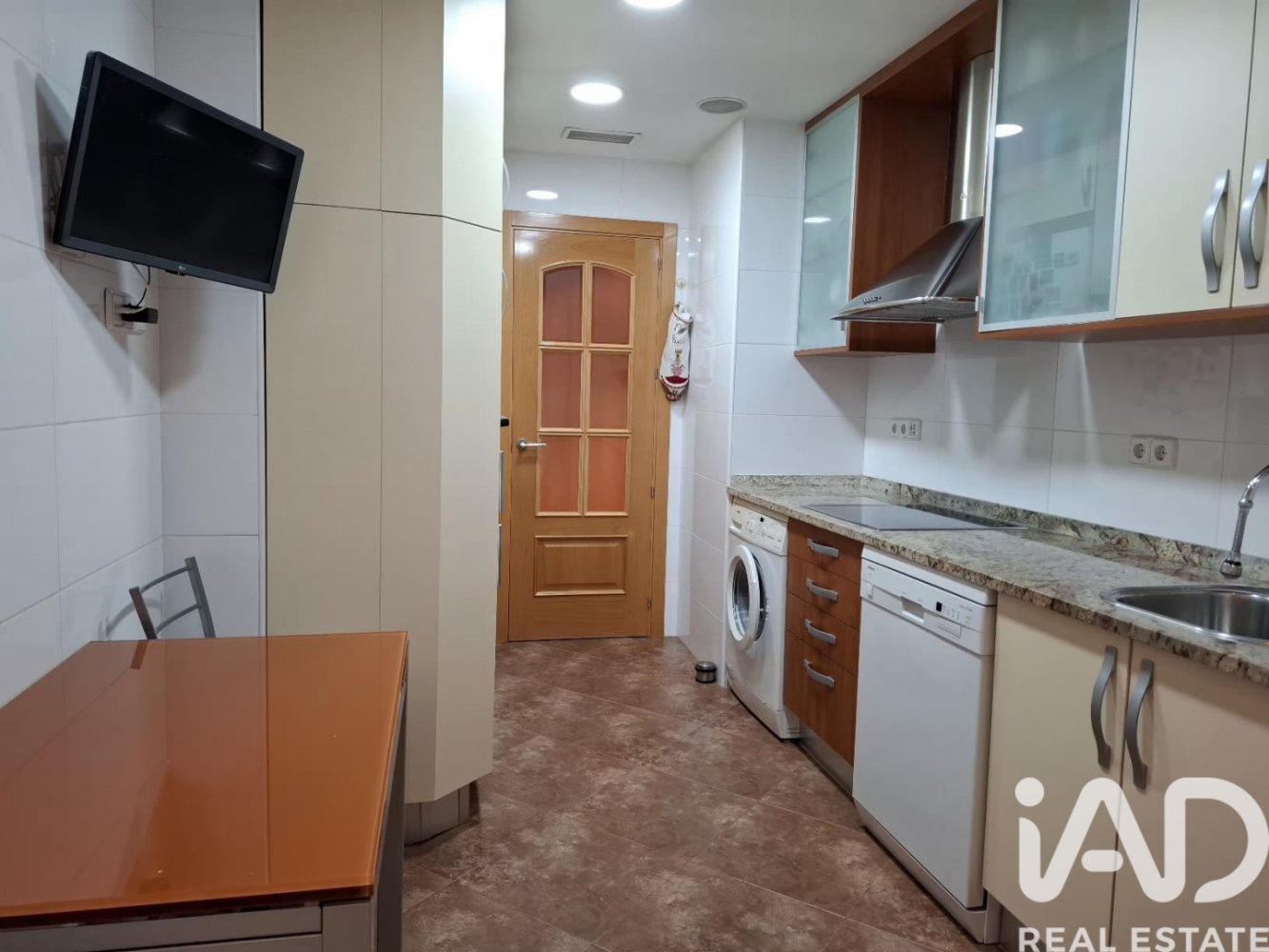 Apartment in Madrid, Spain 2 bedrooms, 104 sq.m. No. 198622