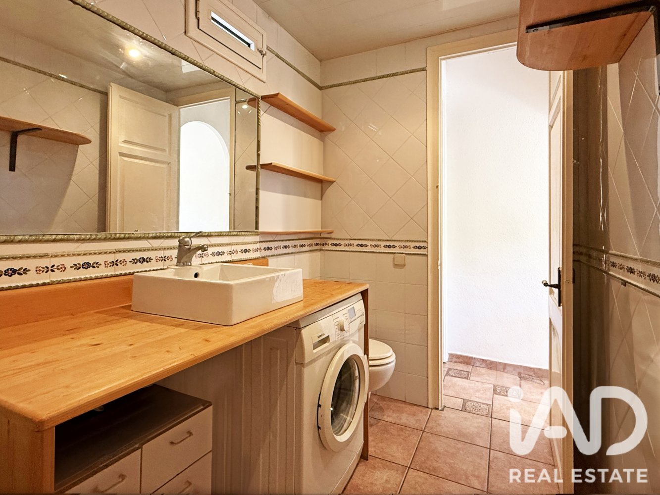Wohnung in Barcelona, Spanien 3 Schlafzimmer, 59 m2 Nr. 198707