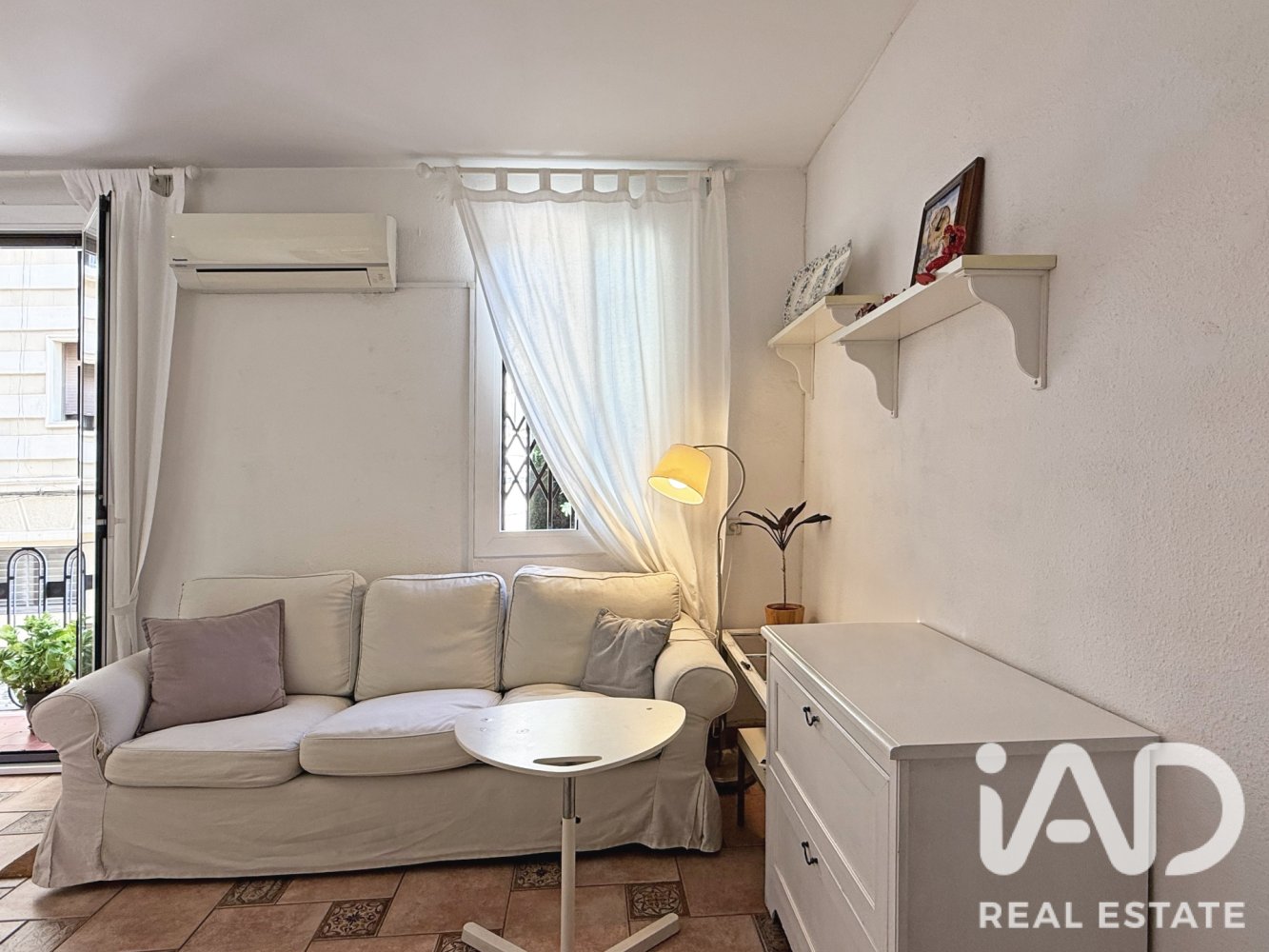 Wohnung in Barcelona, Spanien 3 Schlafzimmer, 59 m2 Nr. 198707