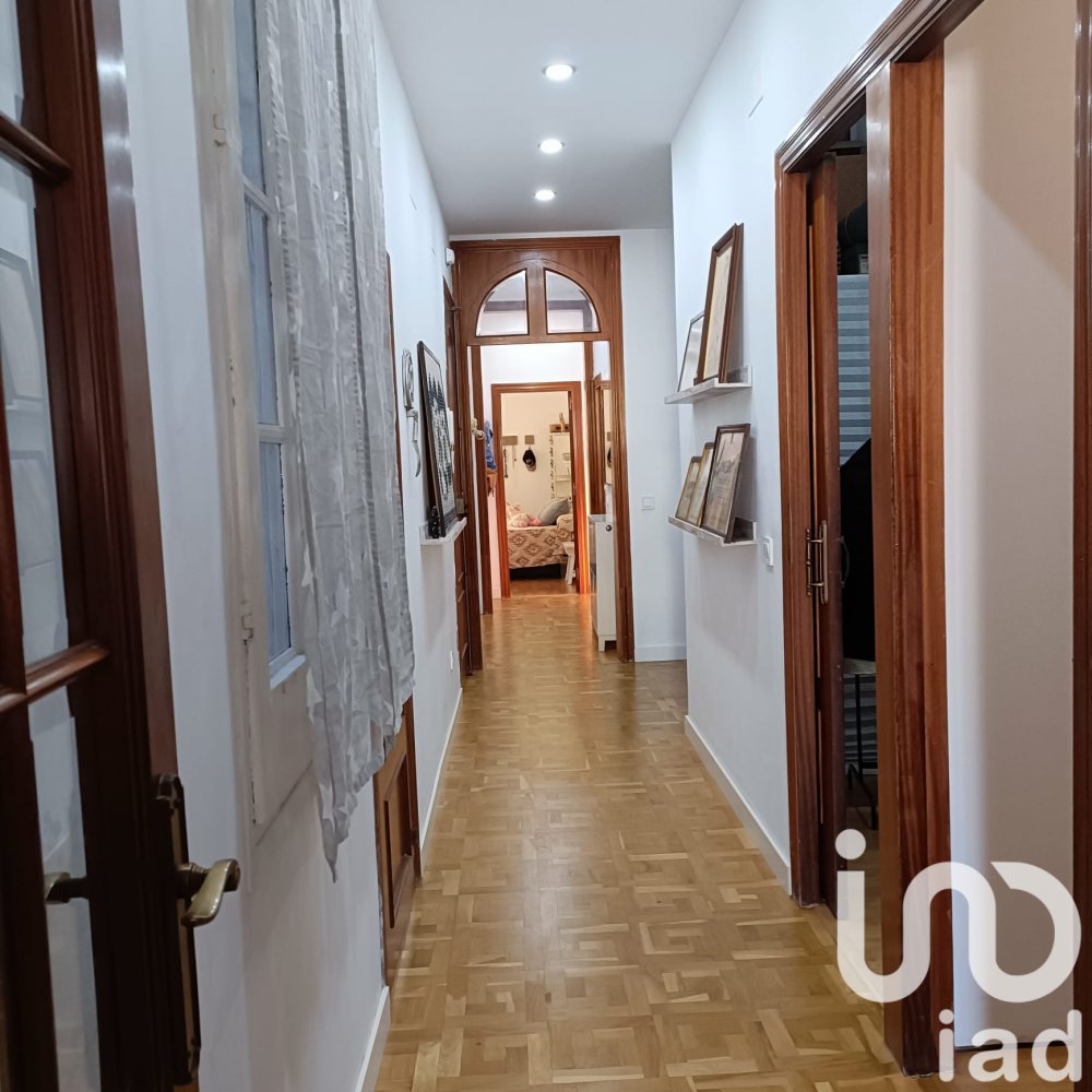 Wohnung in Barcelona, Spanien 4 Schlafzimmer, 121 m2 Nr. 198729