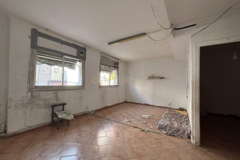 Apartamento en Badalona, Barcelona, España 2 dormitorios, 53 m2 No. 197543
