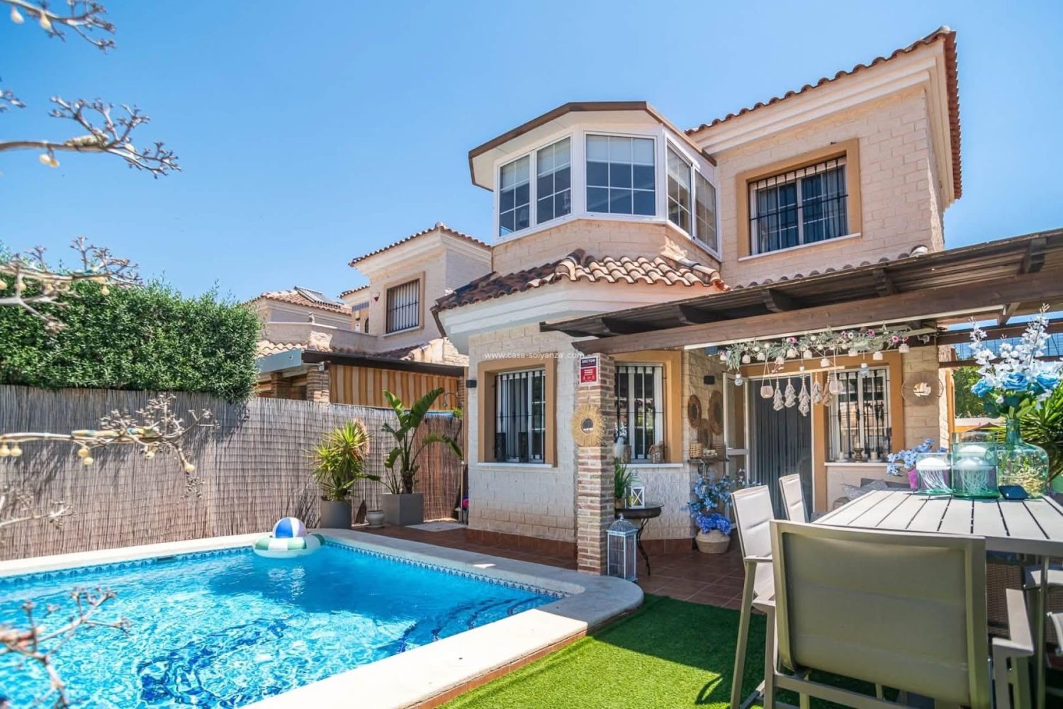 Villa en Guardamar del Segura, Alicante, España 3 dormitorios, 88 m2 No. 197032
