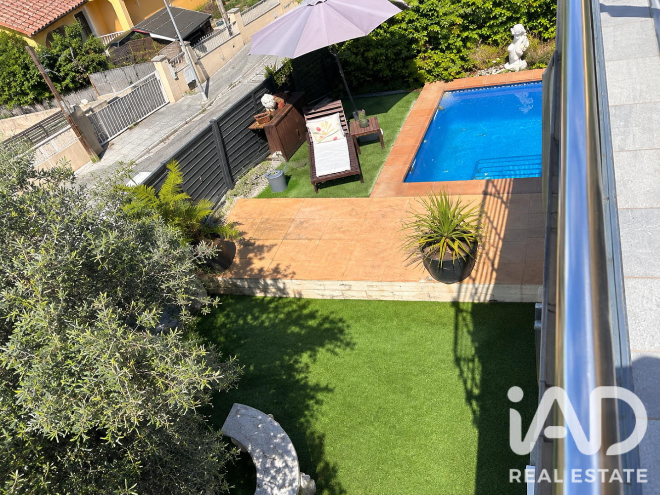 House in Cunit, Tarragona, Spain 4 bedrooms, 231 sq.m. No. 197735