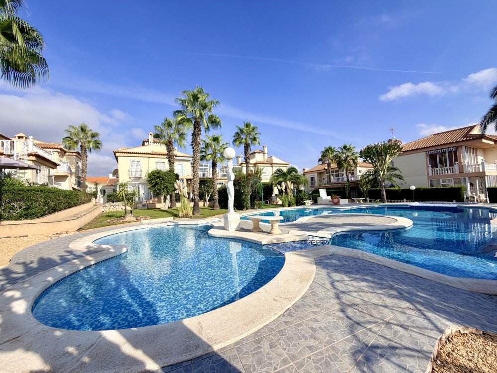 Bungalow in Torrevieja, Alicante, Spanien 2 Schlafzimmer, 74 m2 Nr. 198900