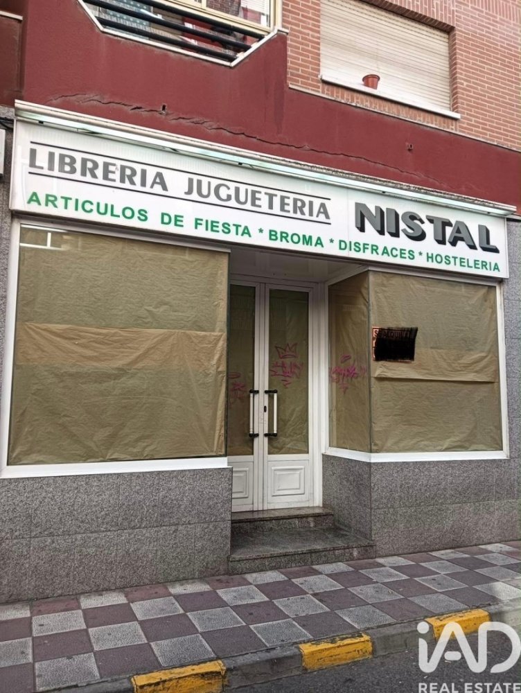 Kommersiell fastighet i La Baneza, Leon, Spanien 123 kvm. Nr. 198695