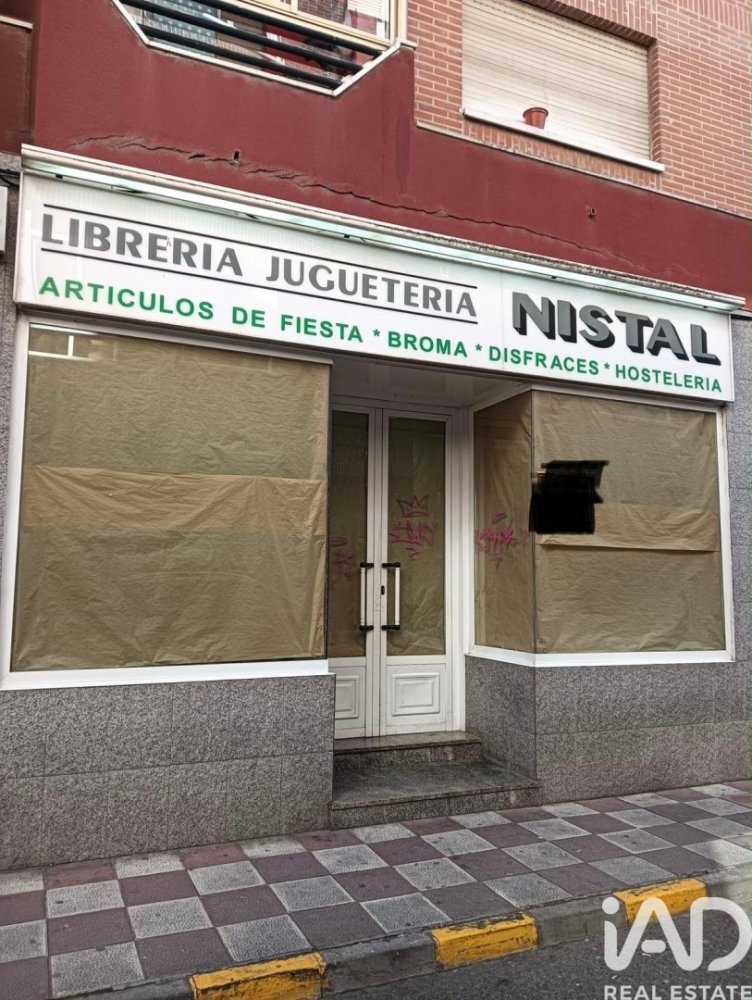 Kommersiell fastighet i La Baneza, Leon, Spanien 123 kvm. Nr. 198695