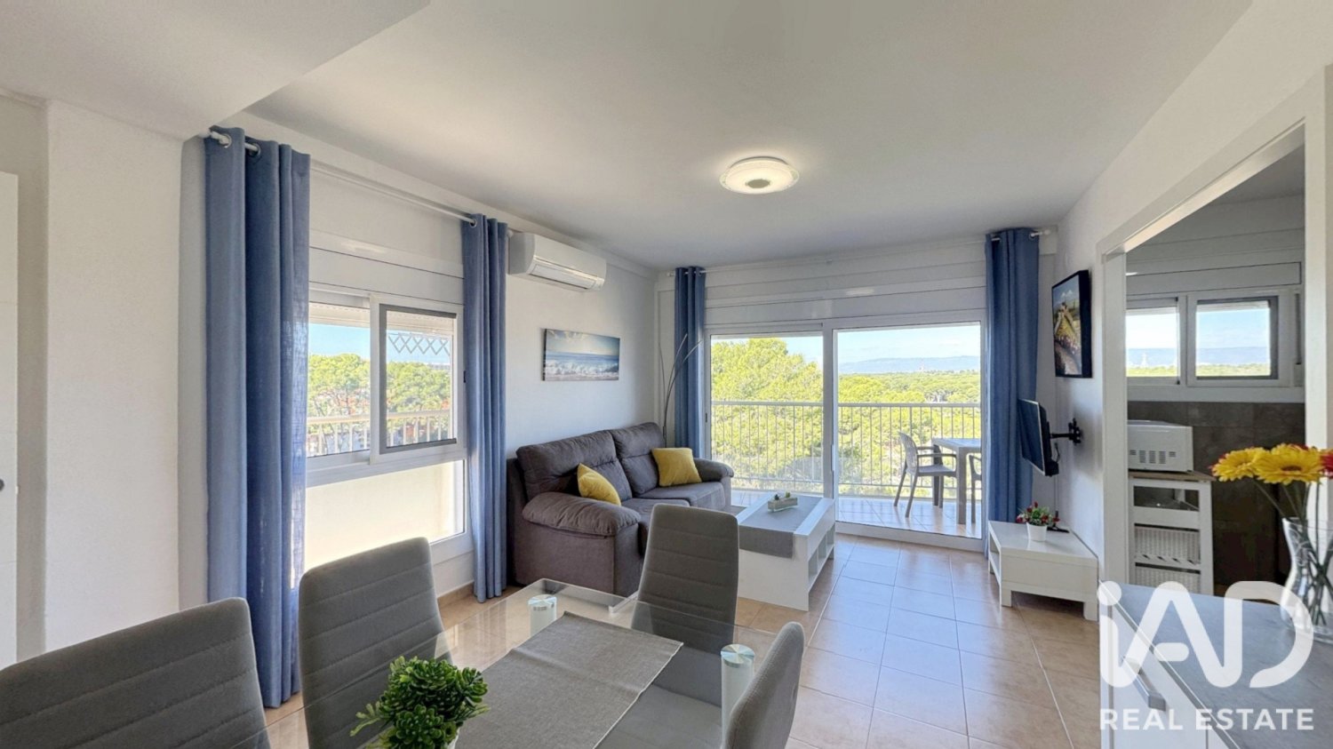 Apartment in Salou, Tarragona, Spain 2 bedrooms, 76 sq.m. No. 199537