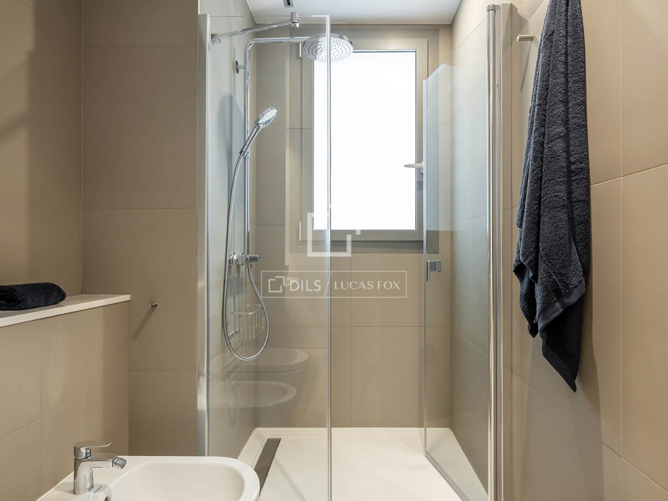 Apartment in Barcelona, Spain 2 bedrooms, 91 sq.m. No. 199175
