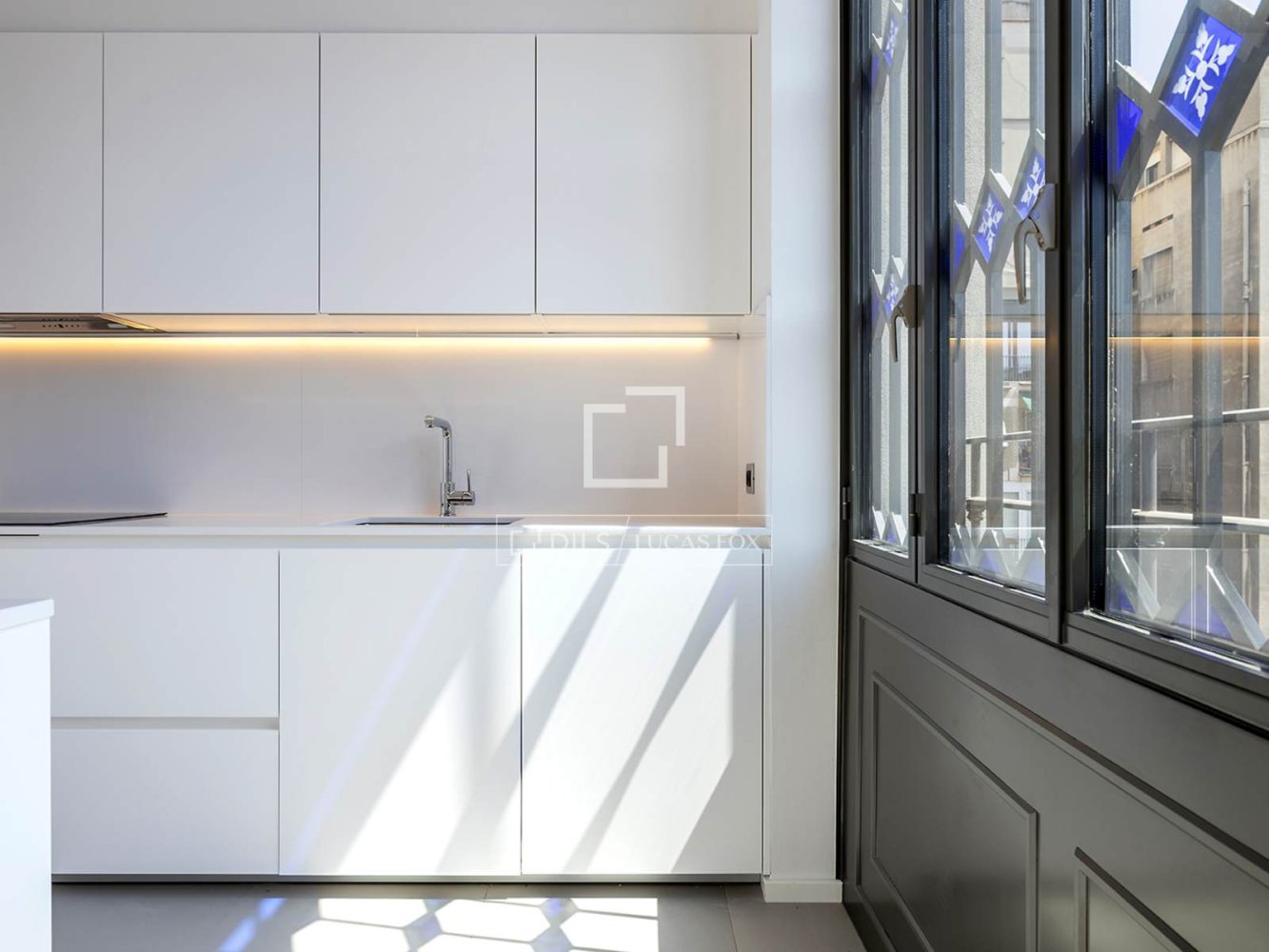 Apartment in Barcelona, Spain 2 bedrooms, 91 sq.m. No. 199175