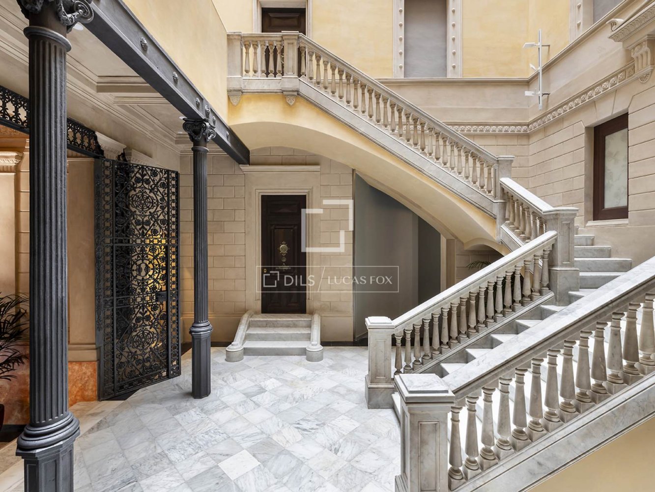 Apartment in Barcelona, Spain 2 bedrooms, 91 sq.m. No. 199175