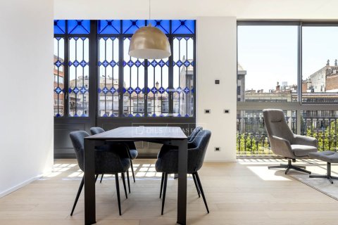 Apartment in Barcelona, Spain 2 bedrooms, 91 sq.m. No. 199175