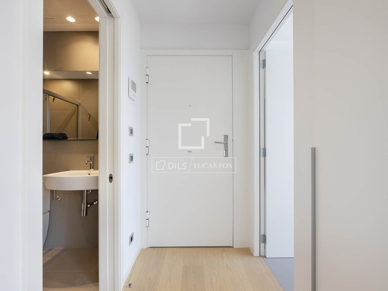 Apartment in Barcelona, Spain 2 bedrooms, 91 sq.m. No. 199175