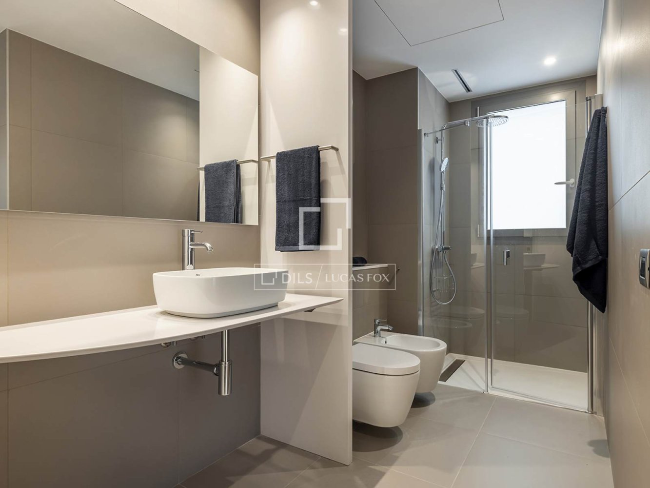 Apartment in Barcelona, Spain 2 bedrooms, 91 sq.m. No. 199175
