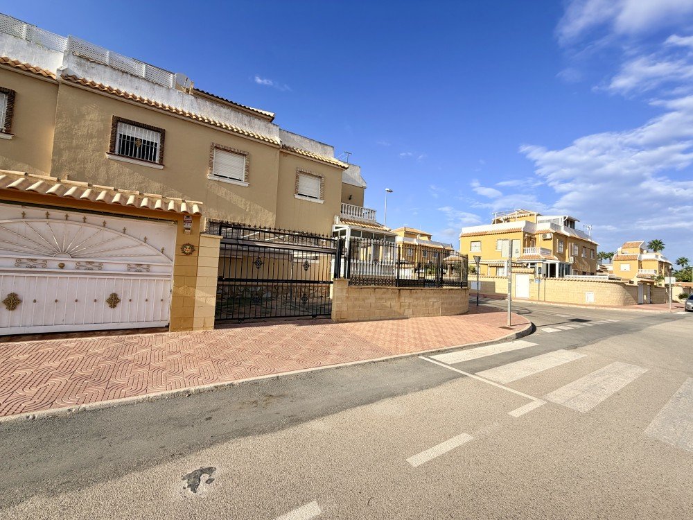 Villetta a schiera a Ciudad Quesada, Alicante, Spagna 3 camere da letto, 125 mq. N° 198297