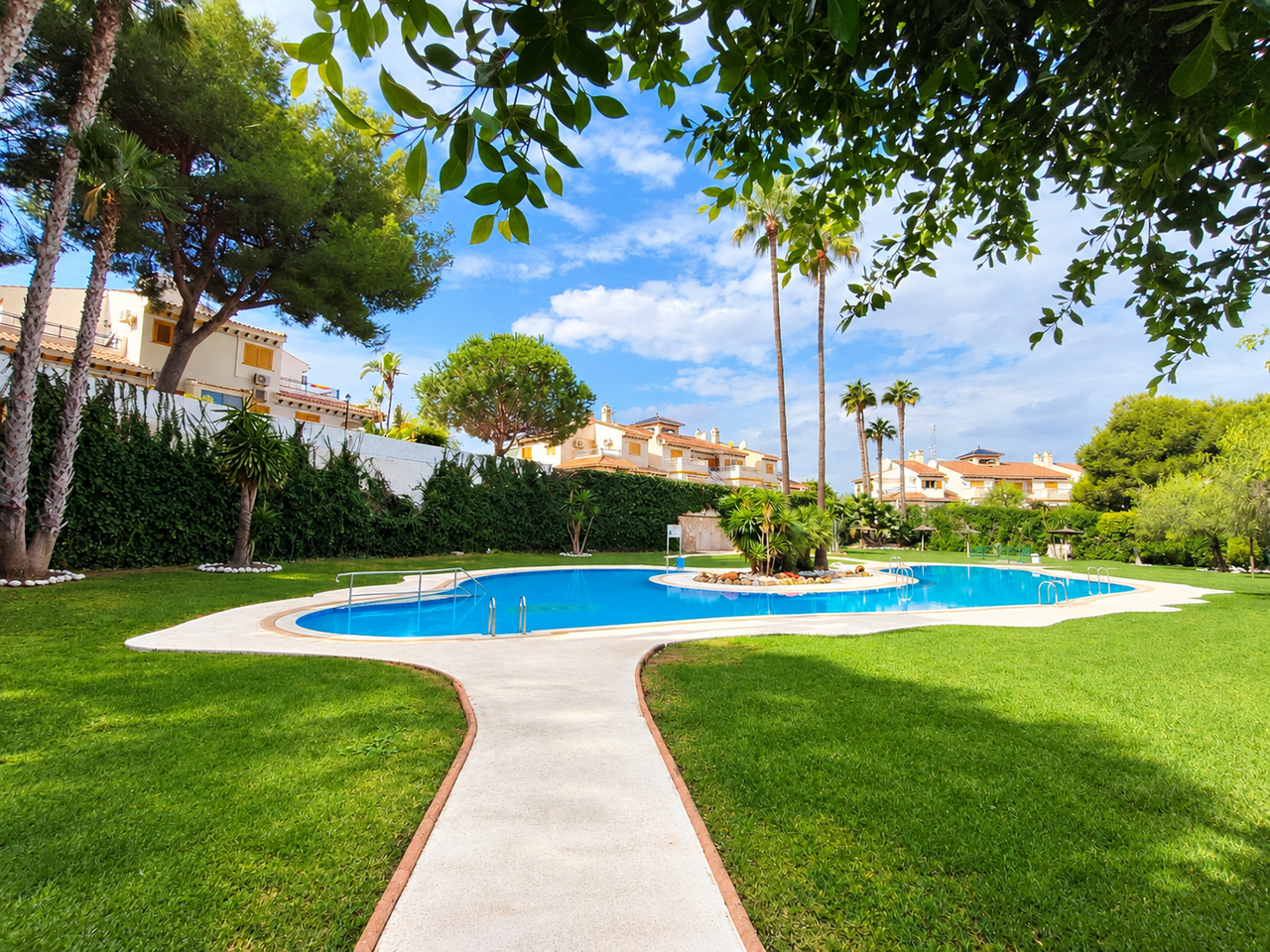 Appartamento a Mil Palmeras, Alicante, Spagna 2 camere da letto, 67 mq. N° 198302