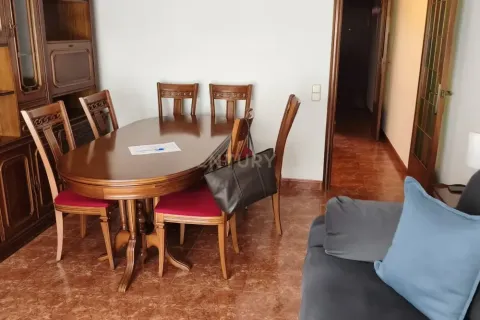 Lägenhet i Santa Coloma de Gramenet, Barcelona, Spanien 3 sovrum, 59 kvm. Nr. 198511