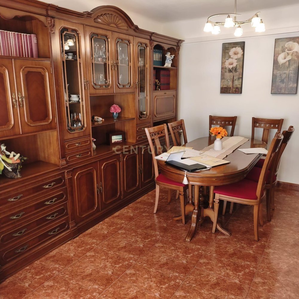 Lägenhet i Santa Coloma de Gramenet, Barcelona, Spanien 3 sovrum, 59 kvm. Nr. 198511