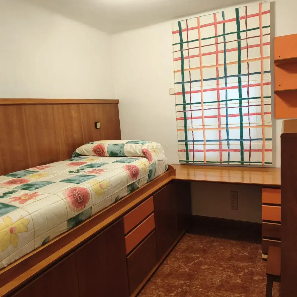 Lägenhet i Santa Coloma de Gramenet, Barcelona, Spanien 3 sovrum, 59 kvm. Nr. 198511