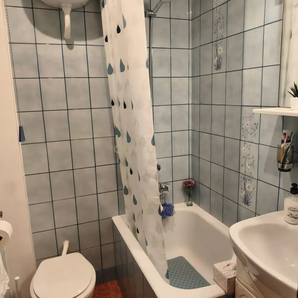 Lägenhet i Santa Coloma de Gramenet, Barcelona, Spanien 3 sovrum, 59 kvm. Nr. 198511