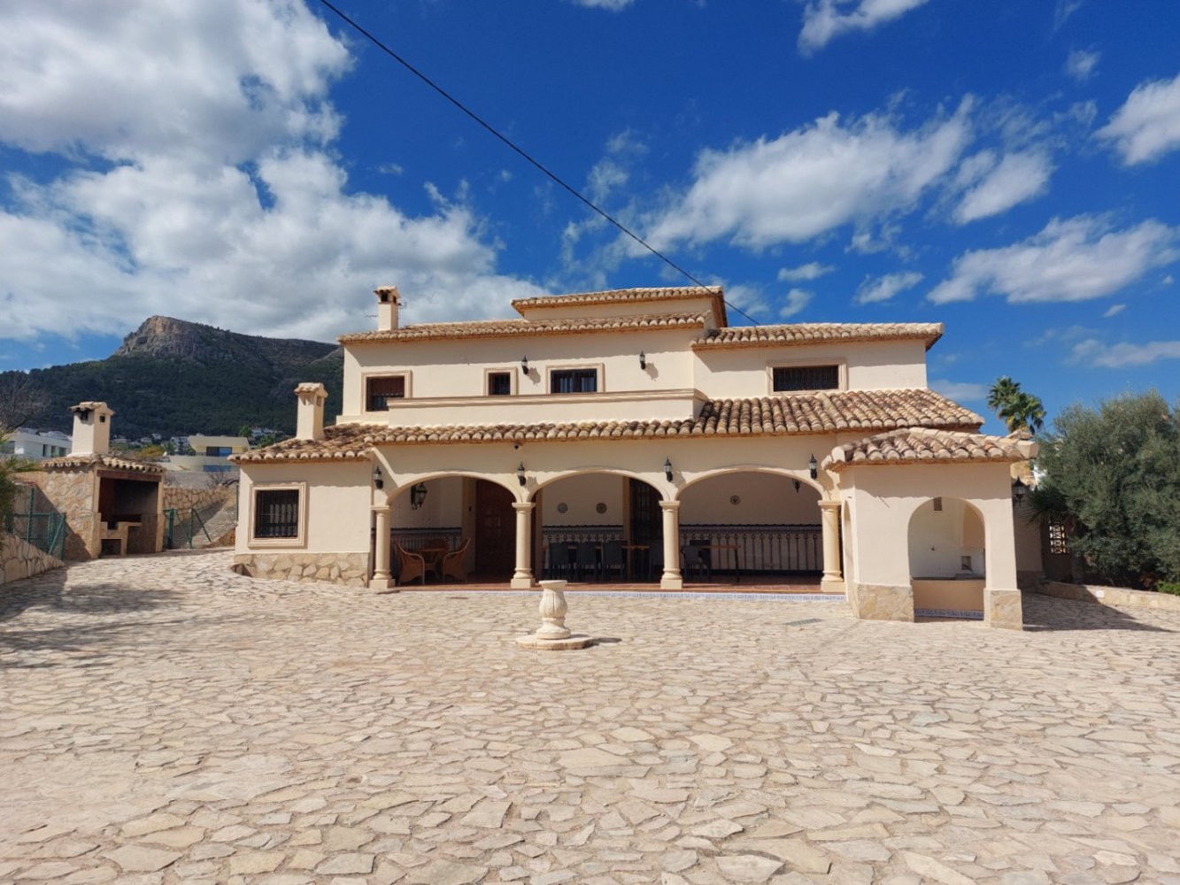 Villa in Calpe, Alicante, Spain 9 bedrooms, 280 sq.m. No. 199970