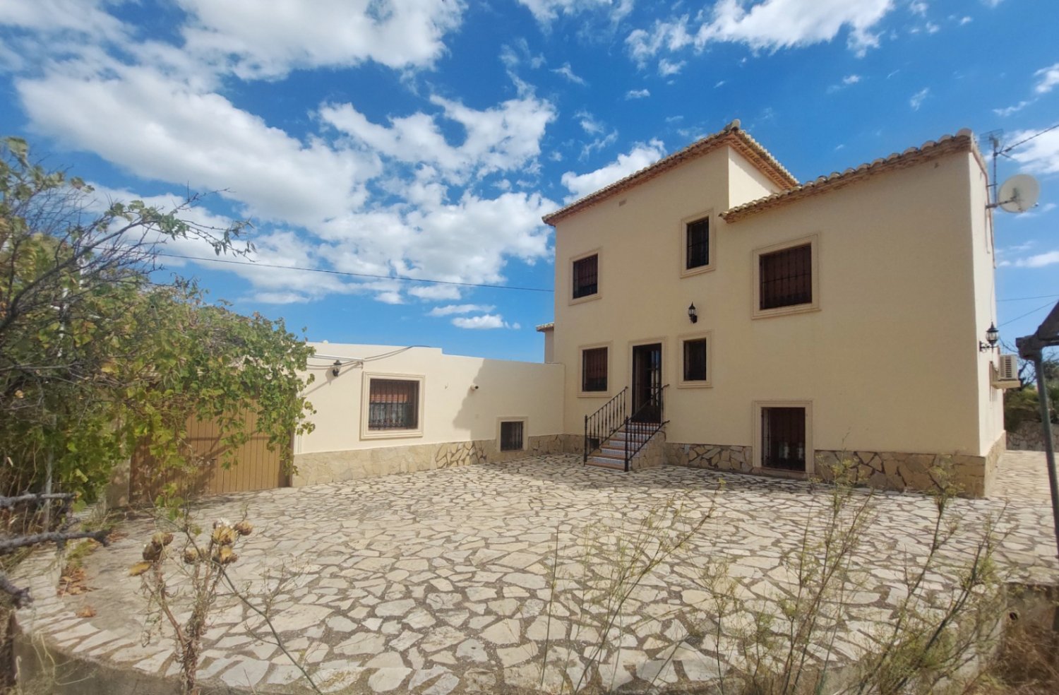 Villa in Calpe, Alicante, Spain 9 bedrooms, 280 sq.m. No. 199970
