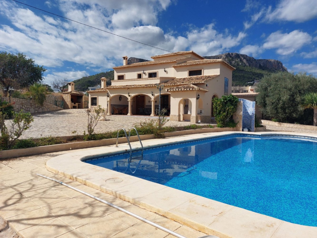 Villa in Calpe, Alicante, Spain 9 bedrooms, 280 sq.m. No. 199970
