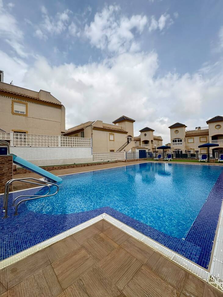 Apartament w Guardamar del Segura, Alicante, Hiszpania 2 sypialnie, 61 mkw. nr 197429